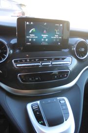 Mercedes V 220 - 11