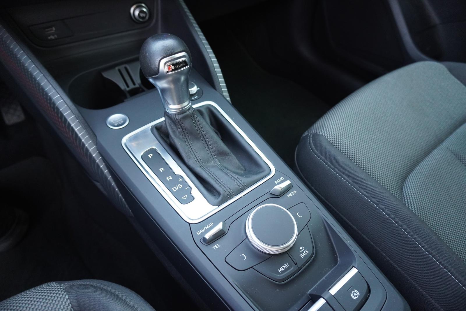 Audi Q2 35 1.5 TFSI S line LED Navi Sitzheizung AHK