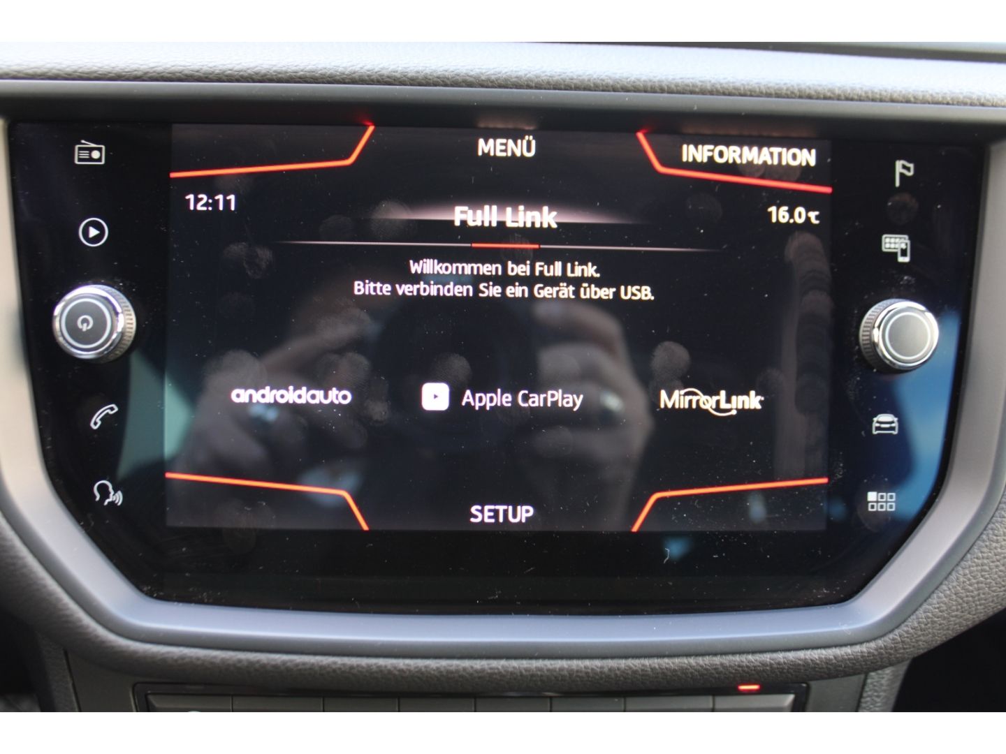 Fahrzeugabbildung SEAT Arona 1.0 TSI FR LED Navi TWA PDC DAB SHZ Tempom