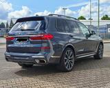 BMW X7 M50d/Led/Navi/H&K/Klima/PDC/Kamera/7-sitze - BMW X7 M50 mit Panoramadach