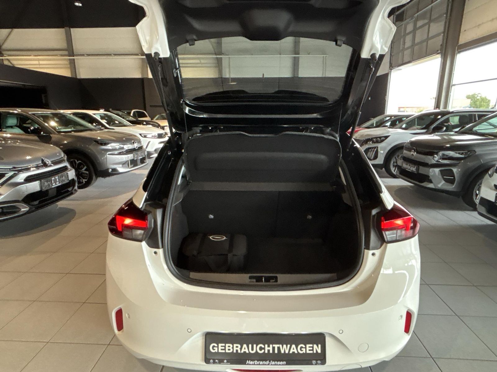 Fahrzeugabbildung Opel Corsa-e Style +SHZ+NAVI+TEMPOMAT+BLUTOOTH+