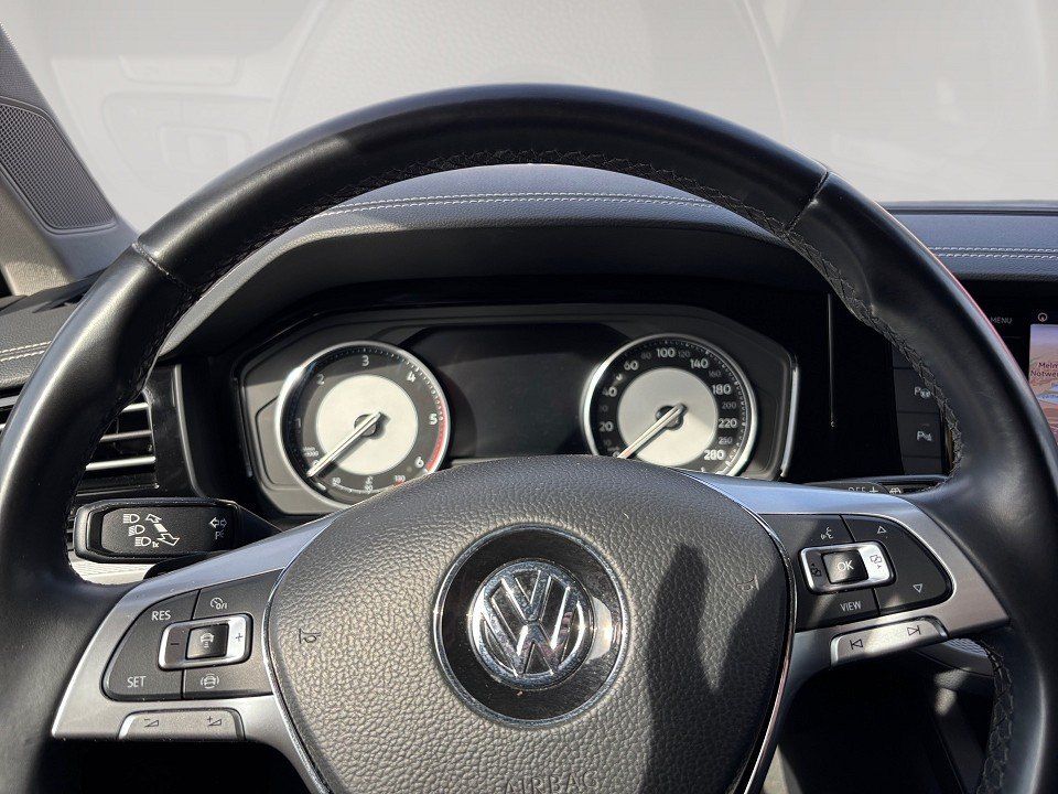 Fahrzeugabbildung Volkswagen Touareg 3.0 TDI V6 230PS Basis 4Motion