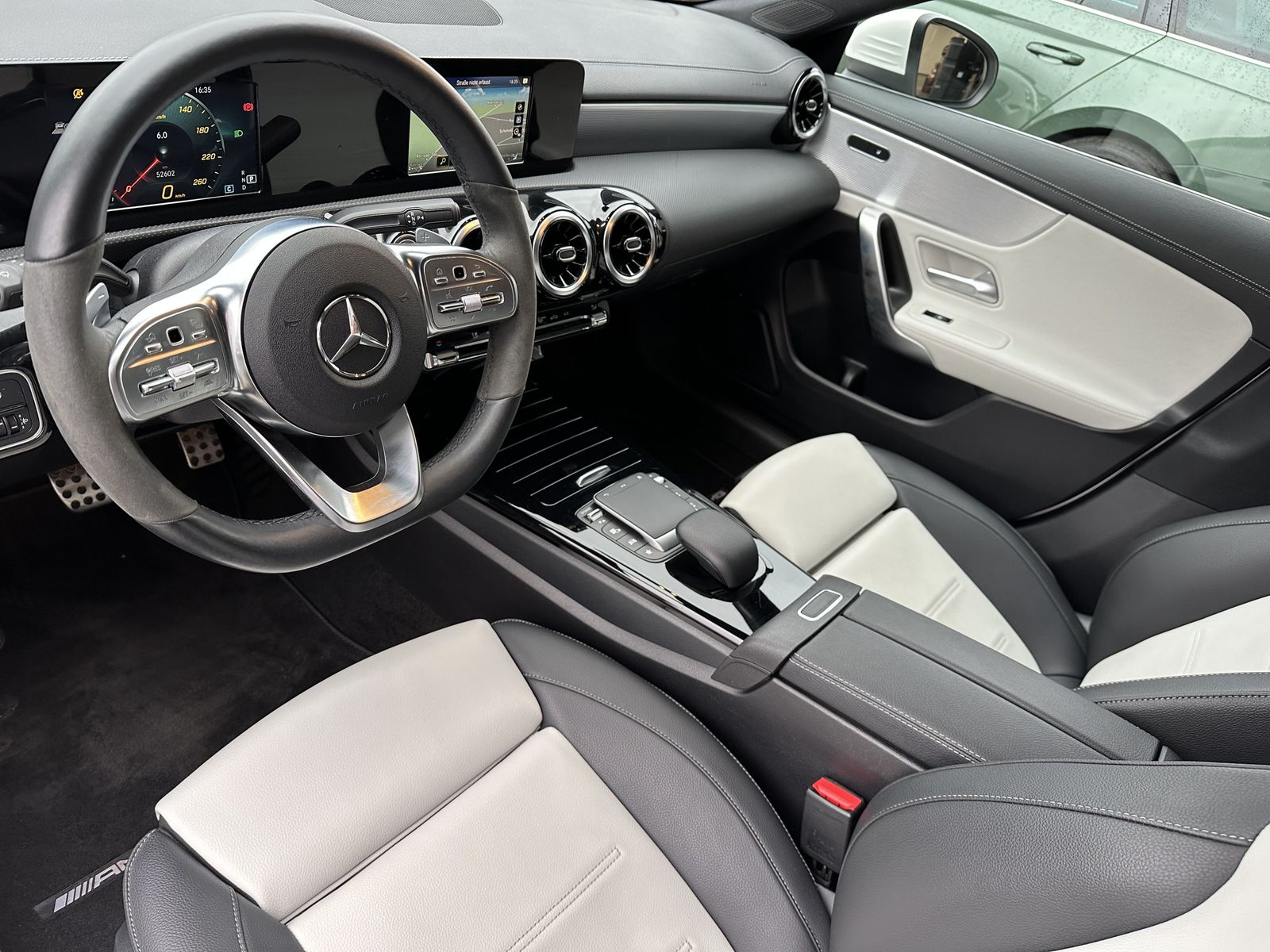 Fahrzeugabbildung Mercedes-Benz CLA 200d Shooting Brake AMG-Line NAV+KAM+CARPLAY