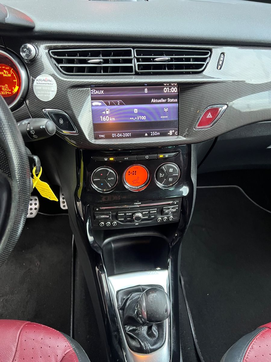 Fahrzeugabbildung Citroën DS3 SportChic *BI-COLOUR* Citroen Racing Sport *