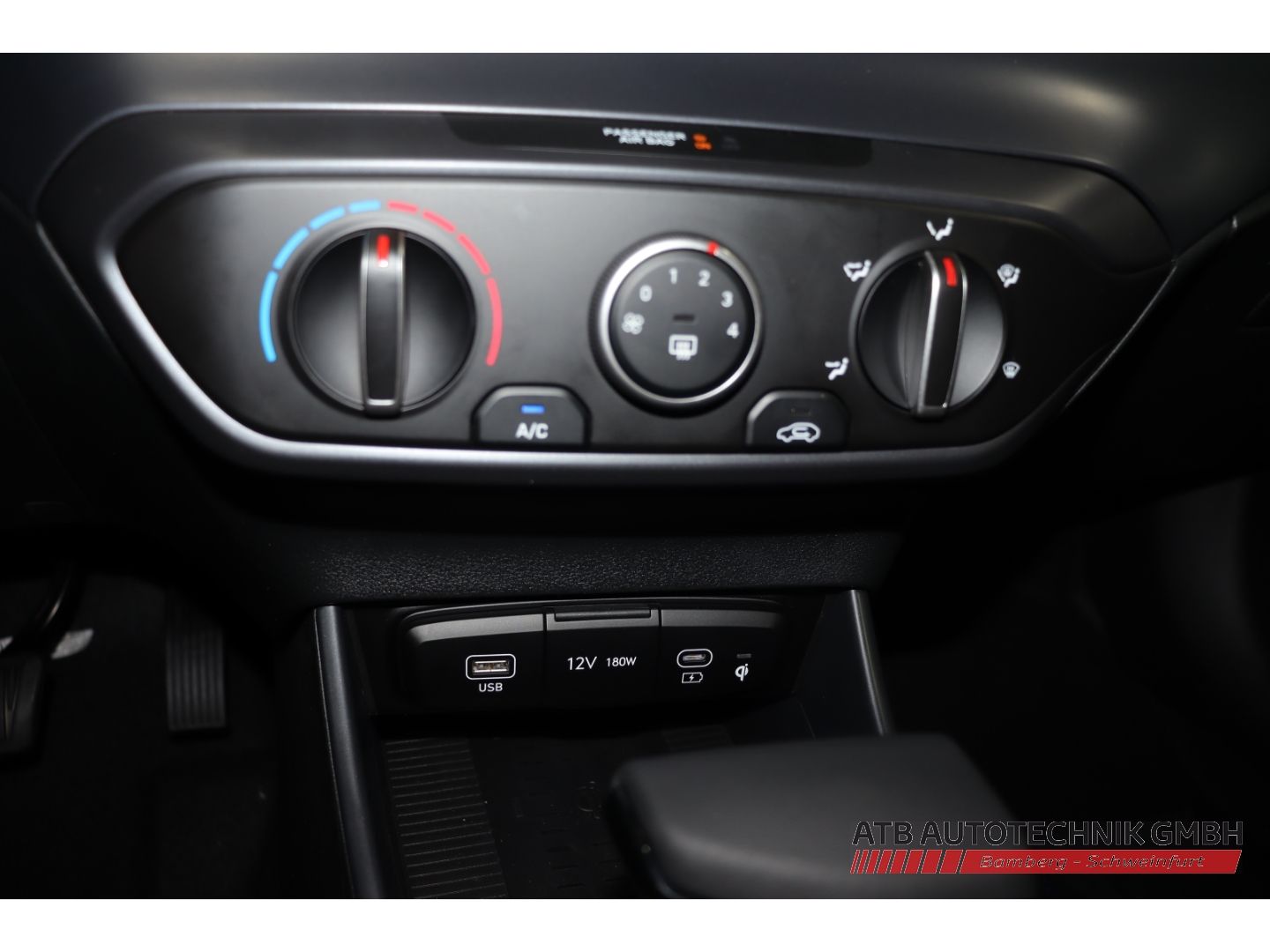 Fahrzeugabbildung Hyundai i20 Trend MY25 1.0 T-GDI 100 PS 7-DCT 2WD Lichtp