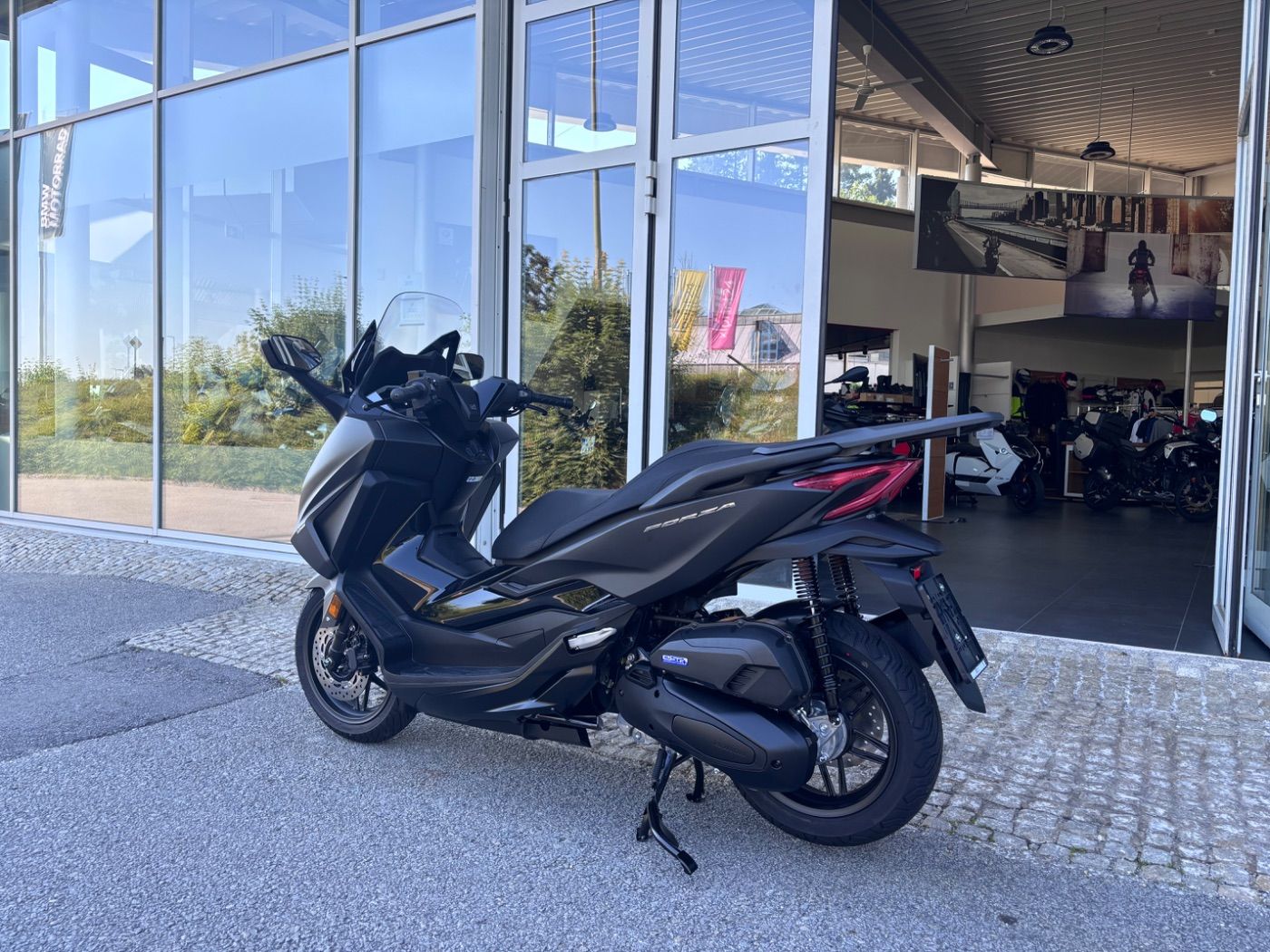 Fahrzeugabbildung Honda Forza 125 NSS 125 inkl. Smart Topcase,