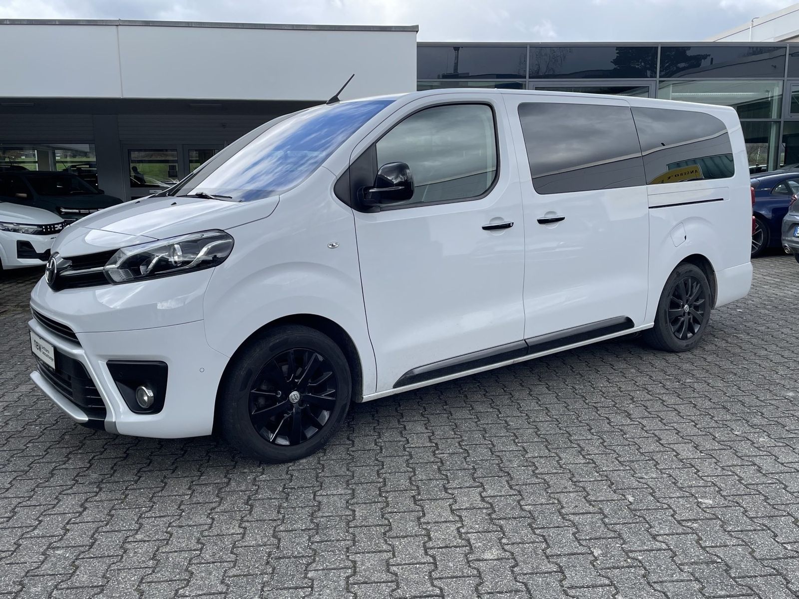 Fahrzeugabbildung Toyota Proace Verso 2.0 D-4D L2 Executive