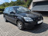 Kia KIA RIO 1.4 / TÜV 3/2027 / 8-fach / Bremsen Neu - Kia Rio: 1.3