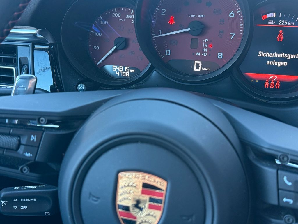 PORSCHE Macan 2023
