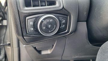 Fahrzeugabbildung Ford Focus Trend 5-Türig 1,6 Ltr.-4 Zyl.