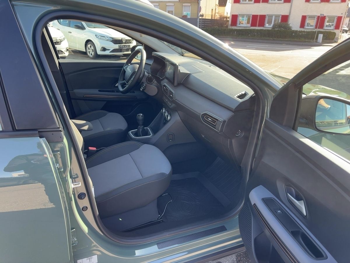 Fahrzeugabbildung Dacia Sandero Stepway Extreme TCe110 Cityp. + SHZ