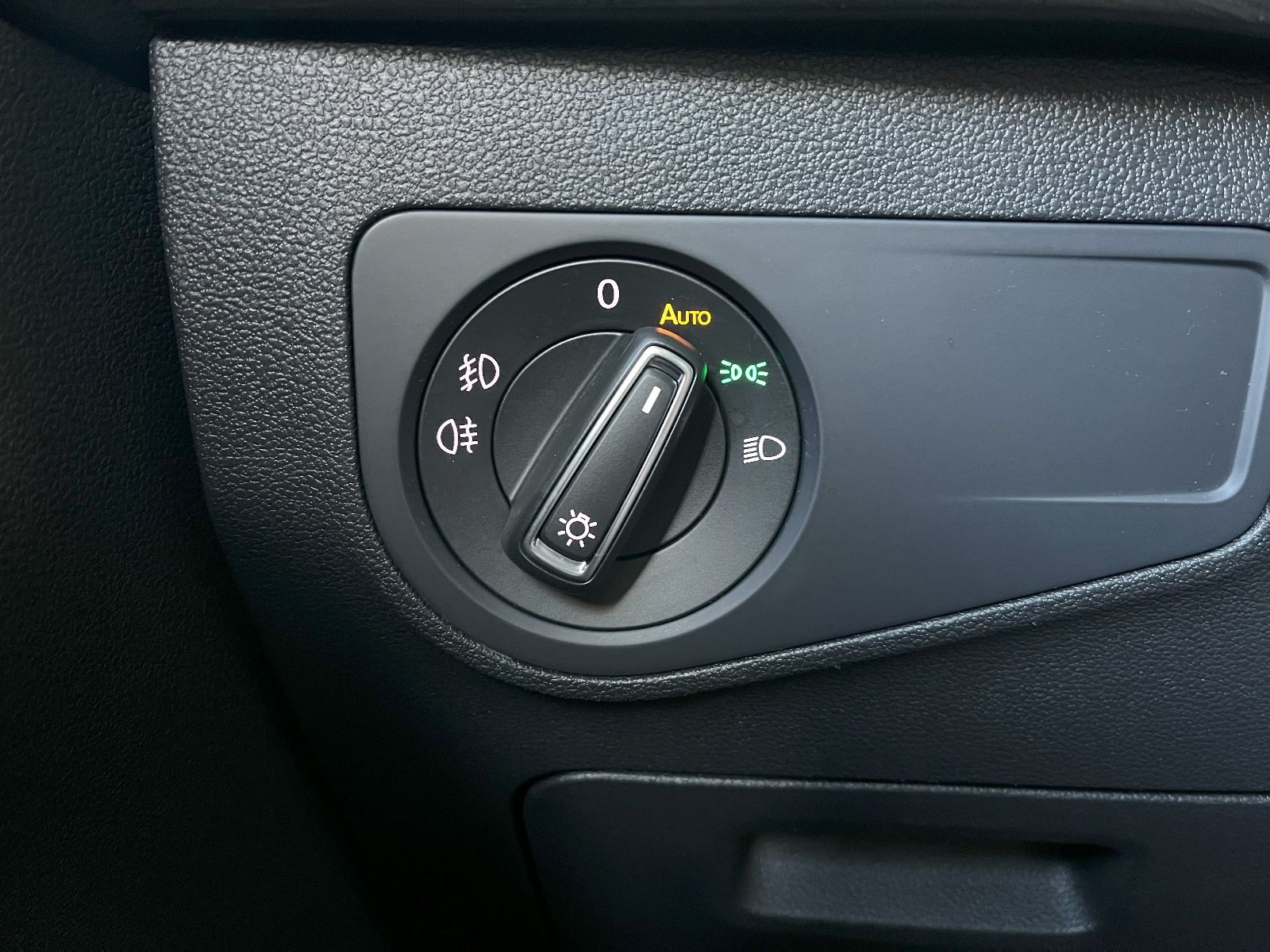 Fahrzeugabbildung SEAT Tarraco Xcellence 4Drive PANO LEDER LED NAV 19"