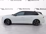 Opel Astra ST 1.2 Elegance - Opel Astra mit Benzin-Antrieb: Weiß, Kombi