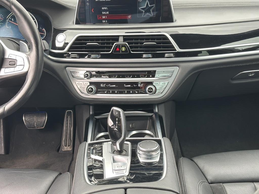 BMW 730