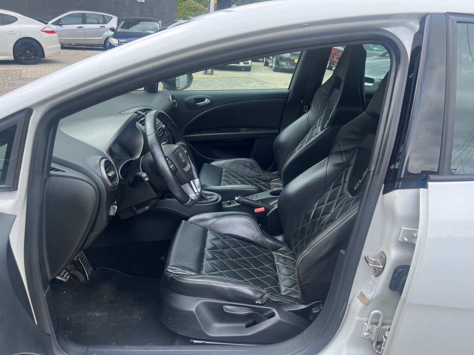 Fahrzeugabbildung SEAT Leon Cupra R *H&R*BULX*
