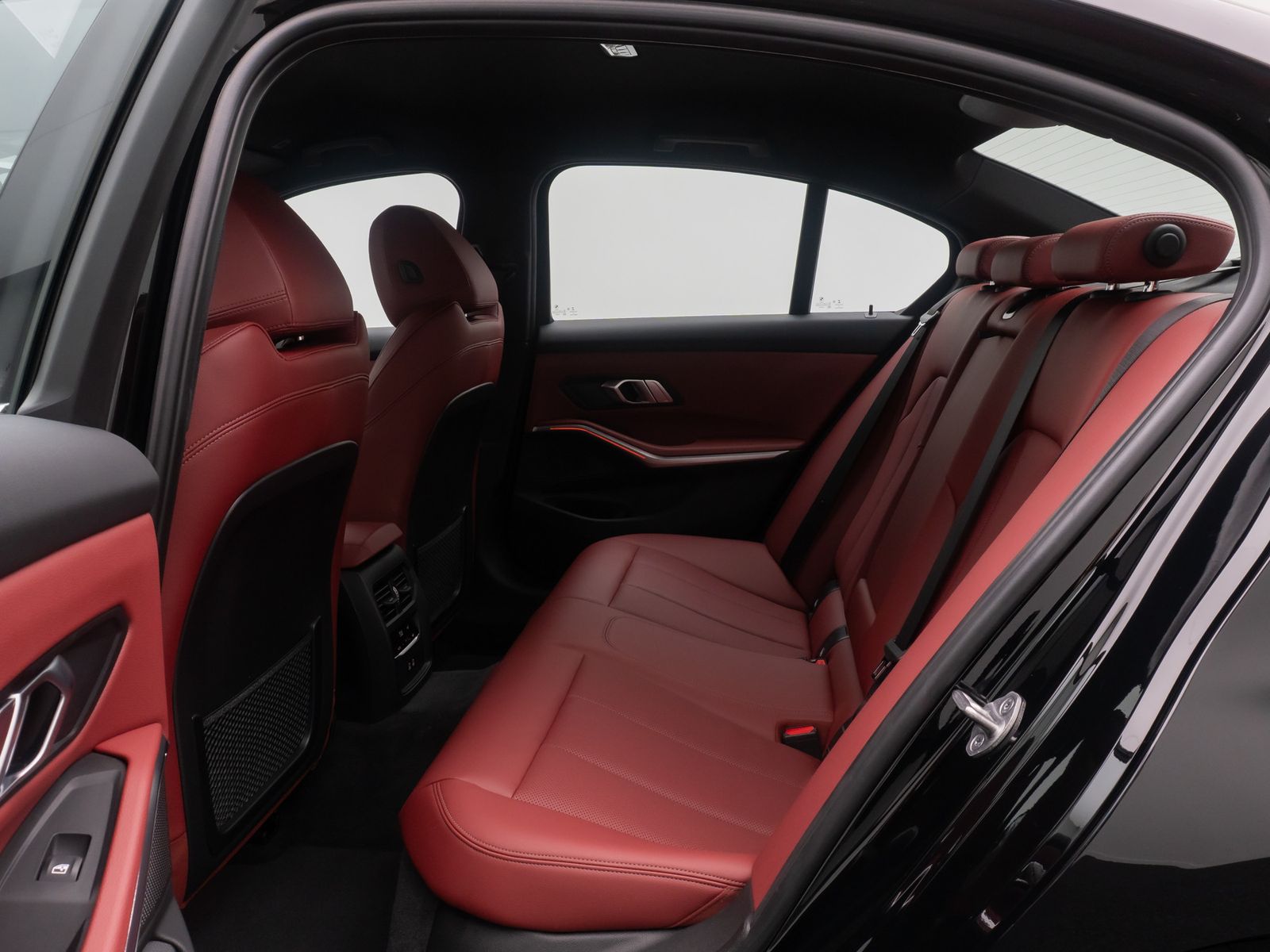Fahrzeugabbildung BMW 330e LuxuryLine Kamera Laser HUD DAB HiFi Komfor