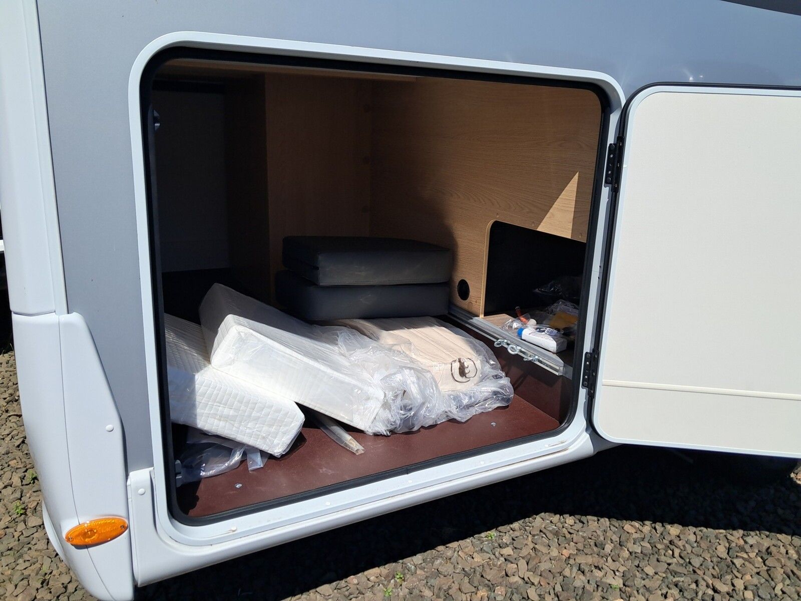 Fahrzeugabbildung Sunlight Adventure T 69LC Safety,LED,Combi6E,Multimedia