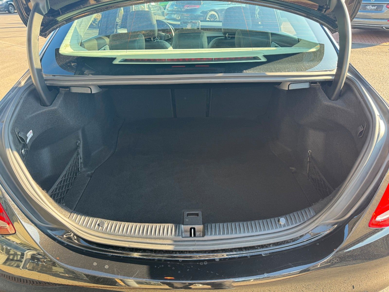 Fahrzeugabbildung Mercedes-Benz C 200 4M Avantgarde+Pano+AHK+Ambiente+LED