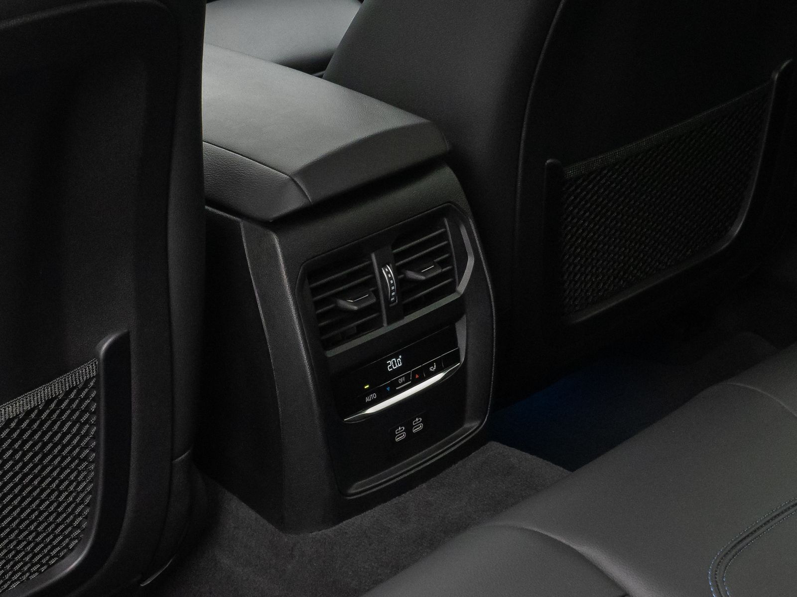 Fahrzeugabbildung BMW 330e M Sport Kamera DAB H/K Geschwind Parkassist