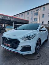 Hyundai i30 Turbo+PANO+SITZ+LENKH.+8Fach+V.Historie - Hyundai i30 Turbo mit Benzin-Antrieb