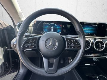 Mercedes CLA 200 Shooting Brake - 12