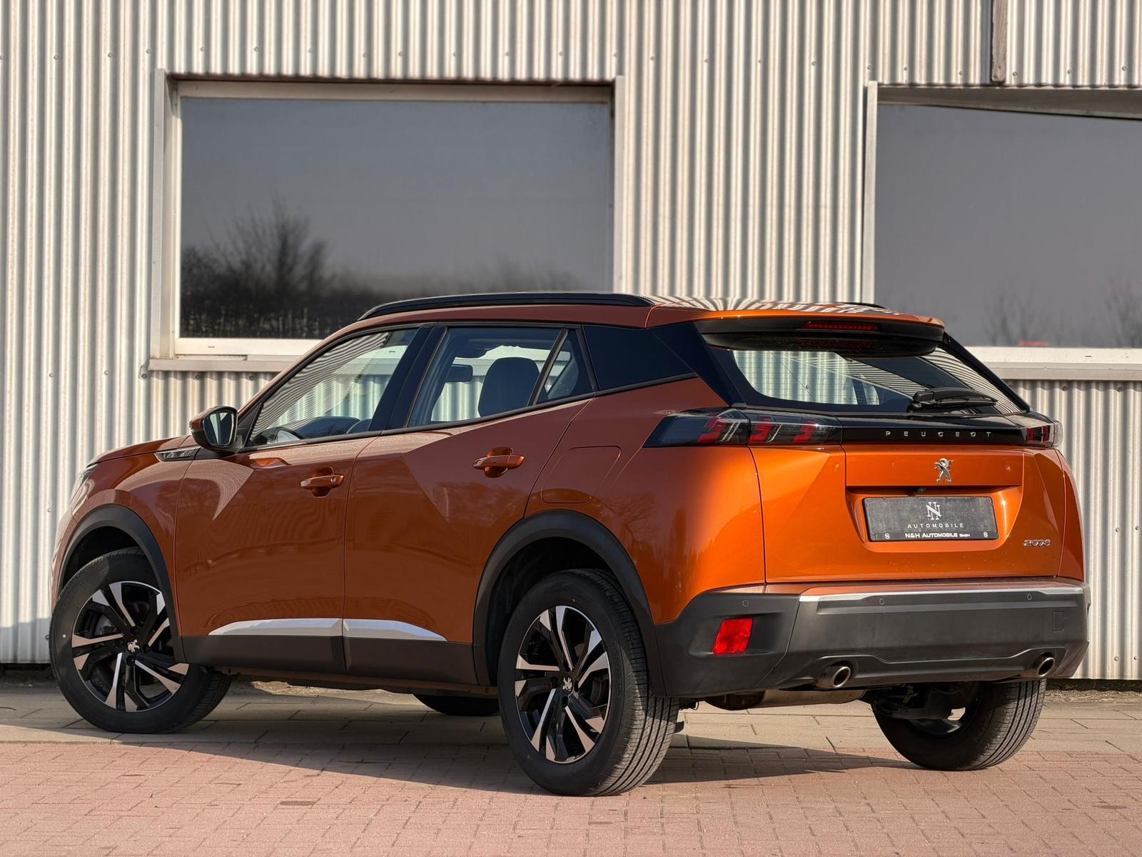 Peugeot 2008 HYBRID136 e-DSC6 Allure GT Pano*Leder*360