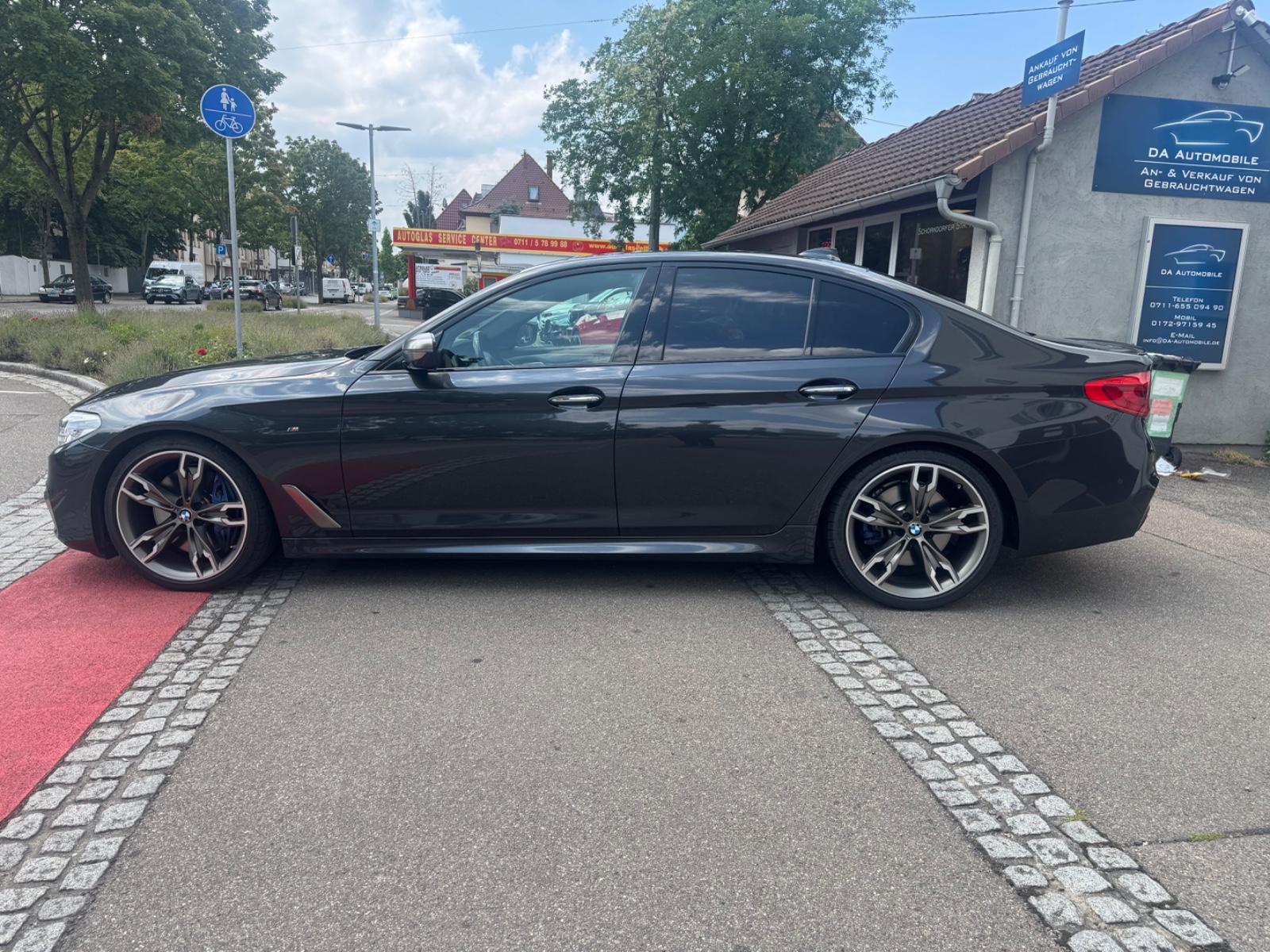 BMW M550 i xDrive/HUD/LED/Titan