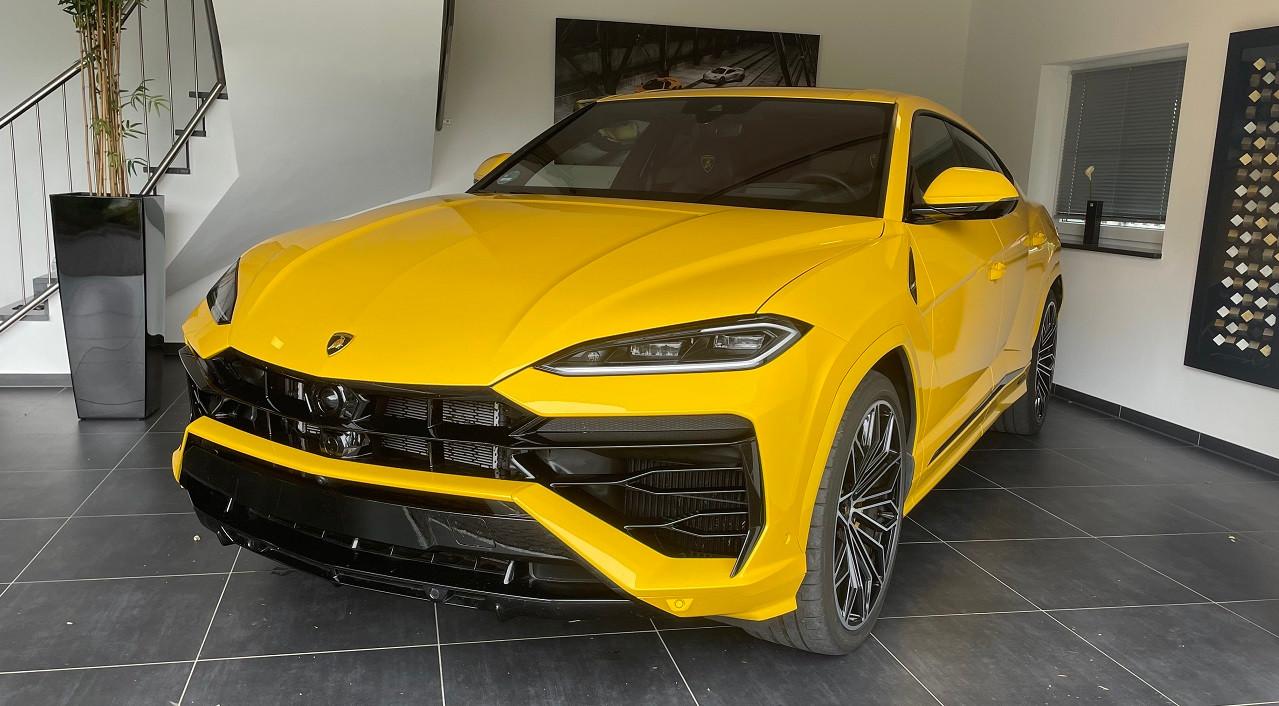 Lamborghini Urus SE+PANO+MASSAGE+23+STYLE PACK