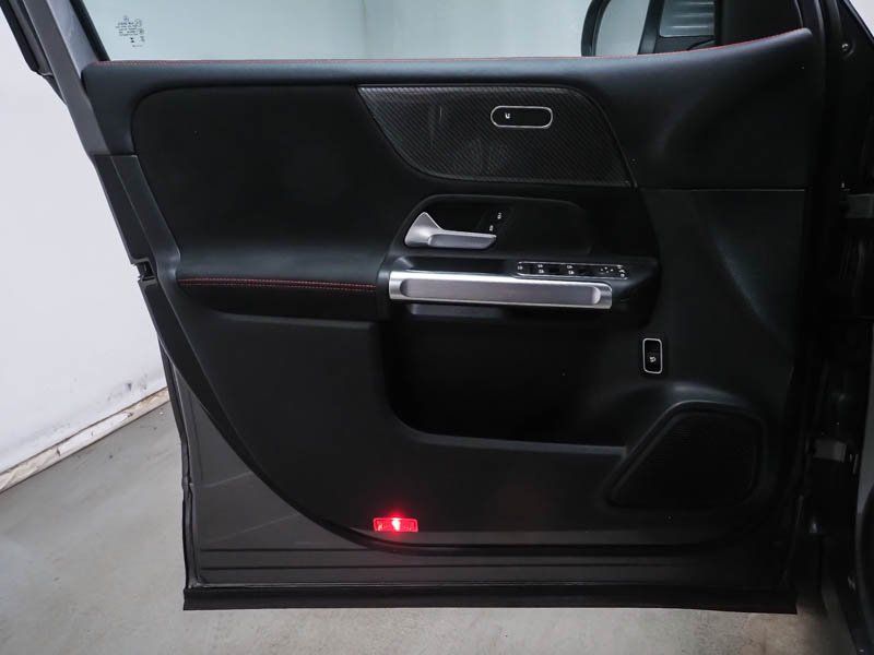 Mercedes-Benz GLB 180 AMG Advanced MBUX Pano Kamera LED Ambien foto 8