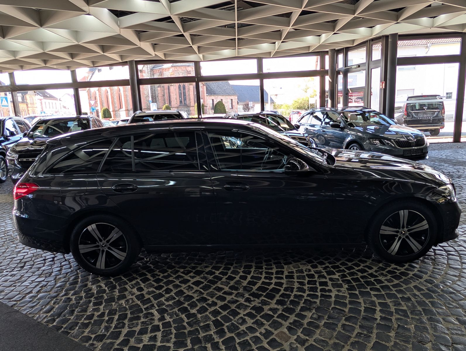 Fahrzeugabbildung Mercedes-Benz C 200 d T Night MBUX DISTRNIC+ AMBI VIRT SHZ KAM