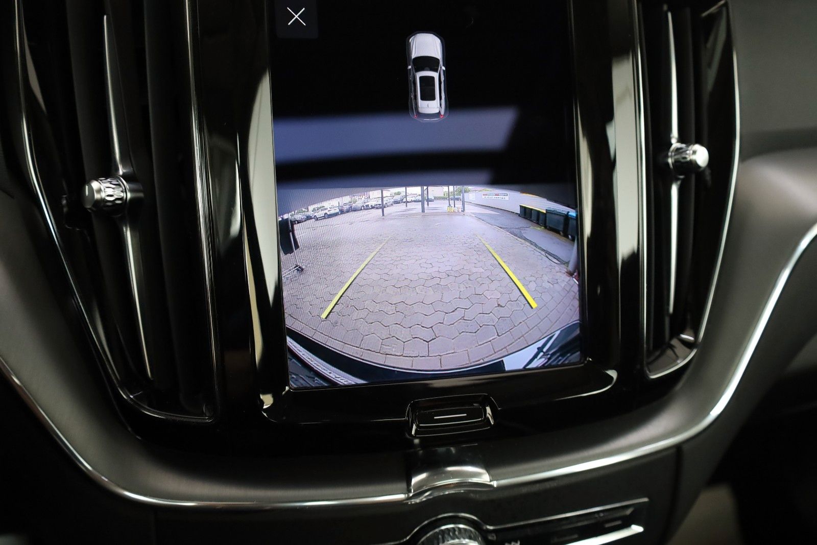 Fahrzeugabbildung Volvo XC60 Inscription,Leder,Navi,LED,SH,Kamera,H&K+WR
