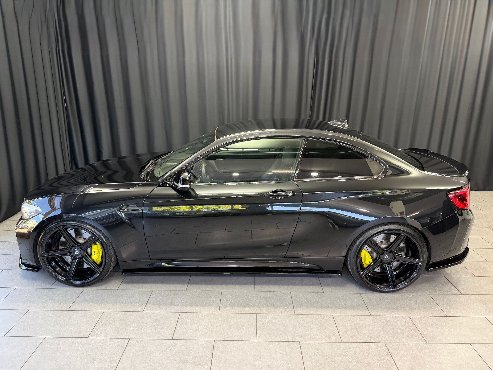 Fahrzeugabbildung BMW M2 Coupe |HJS|H/K|M-PERFORMANCE|H&R