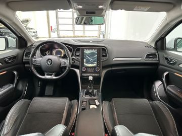 Fahrzeugabbildung Renault Megane IV Lim.BOSE-Edition Massag Kam Navi Touch