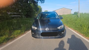 Volkswagen Golf - 1