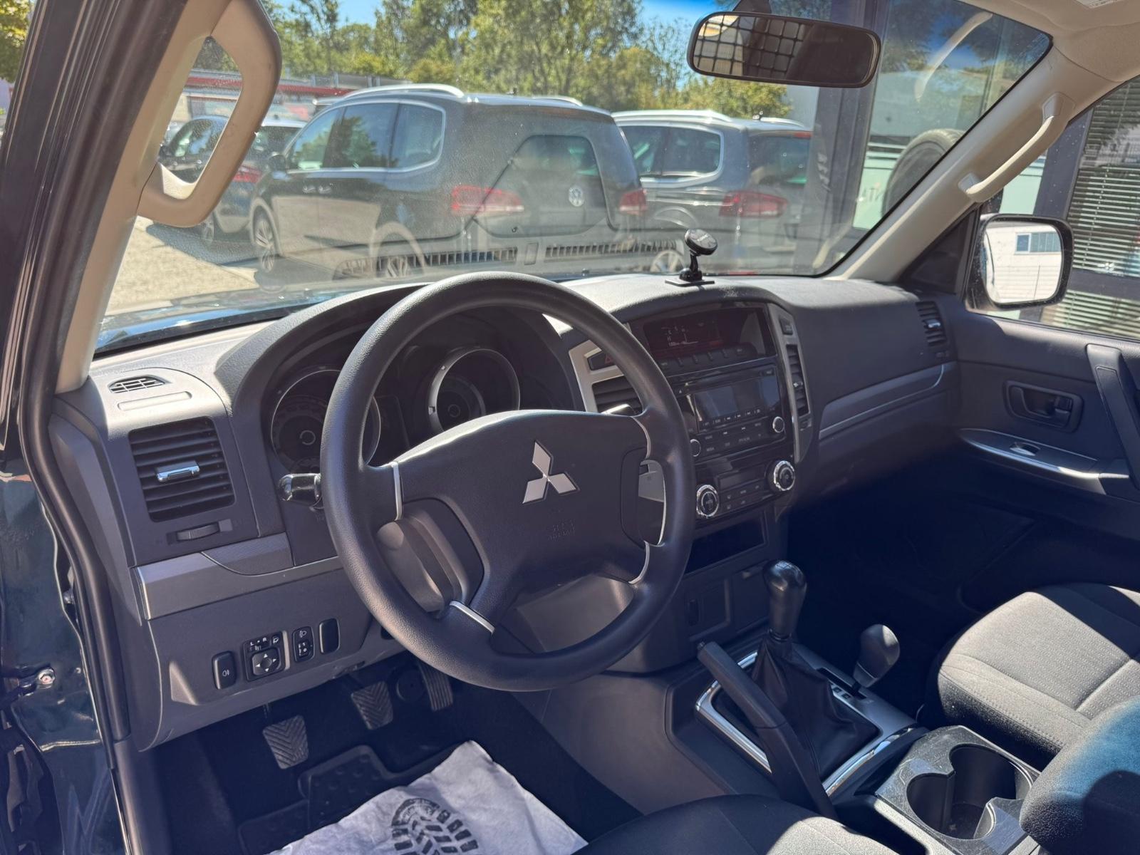 MITSUBISHI PAJERO 3.2 DI-D 200CH - MANUELLE - 1ERE MAIN - CT NEUF