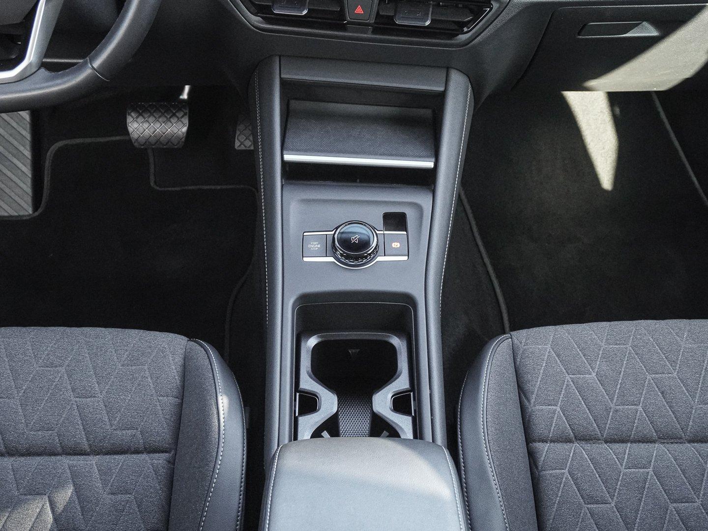 Volkswagen Tayron 1.5 eTSI DSG Life 7 SITZE 360-KAMERA AHK