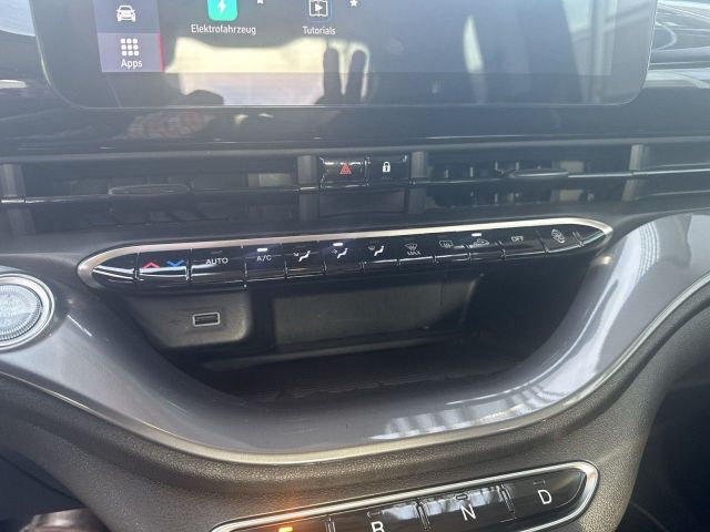 500e 3+1 3+1 42kWh KOMFORT-P. 16 ALU RFK360