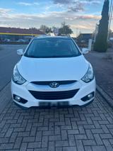 Hyundai Tuscon IX35 mit TÜV 04/26 - Hyundai ix35 Gebrauchtwagen in Bremen