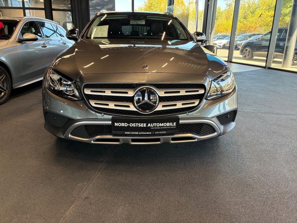 Mercedes-Benz E 220 d 4M T ALL-TERRAIN COMAND AHK DISTRO 360°