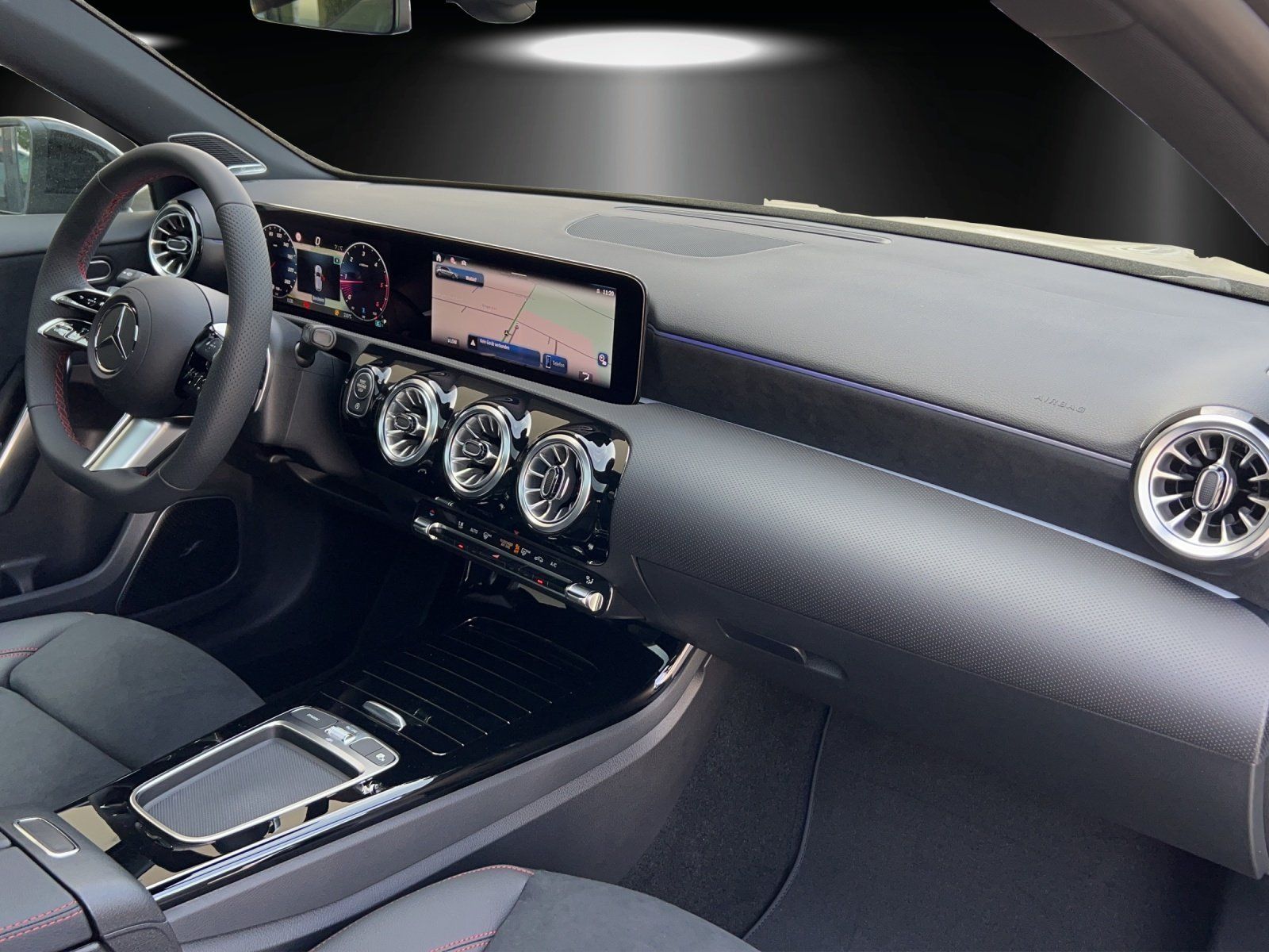 Fahrzeugabbildung Mercedes-Benz A 220d AMG KeyGO PANO Burme LED Night TOTWINKEL