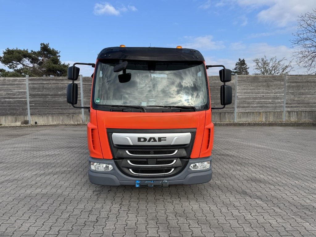 Fahrzeugabbildung DAF FA LF 180 8t / Abrollkipper, Ladekran   Containe