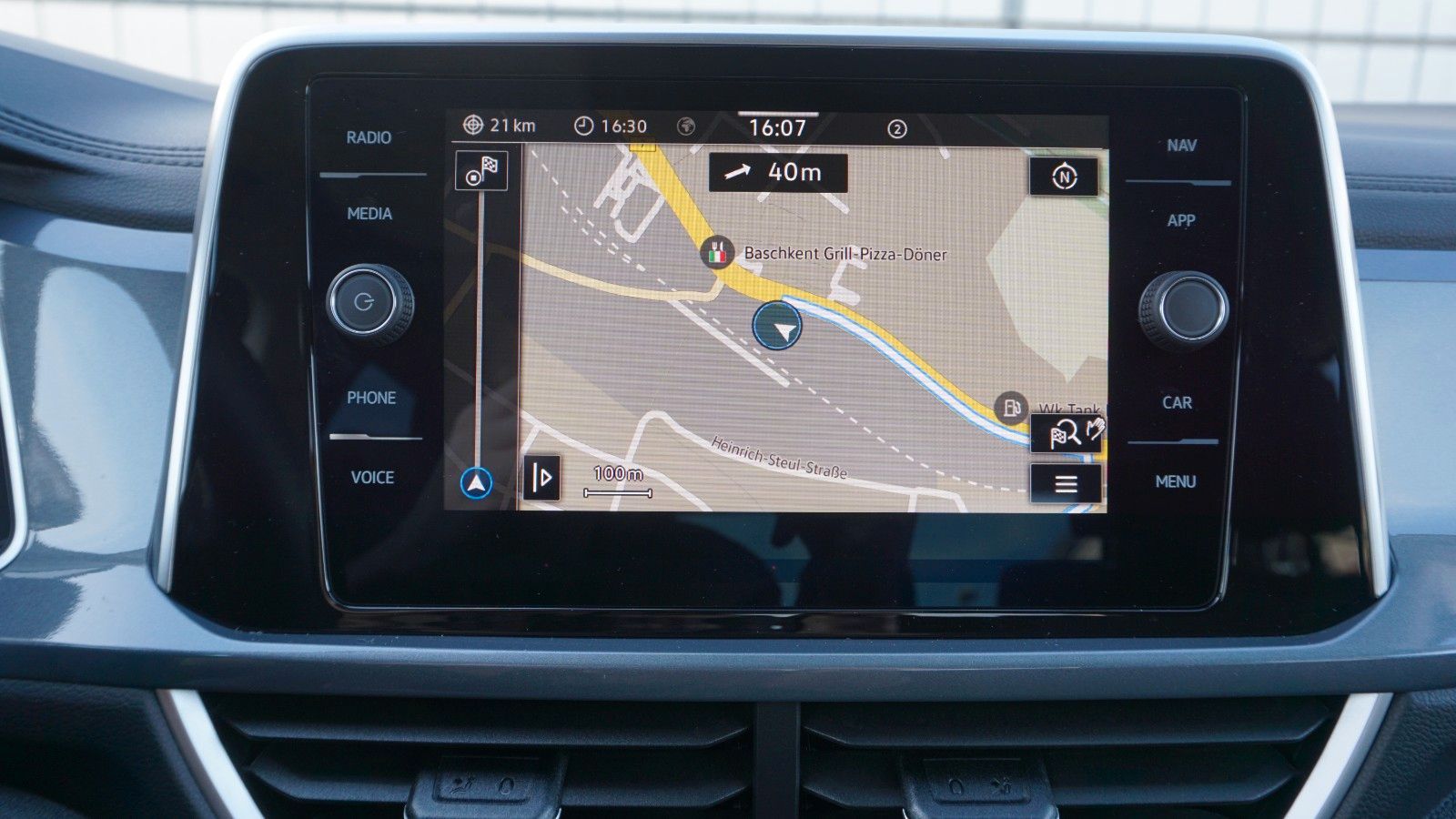 Fahrzeugabbildung Volkswagen T-Roc Style, Kamera, Navi, AHK, LED, IQ.Drive+WR