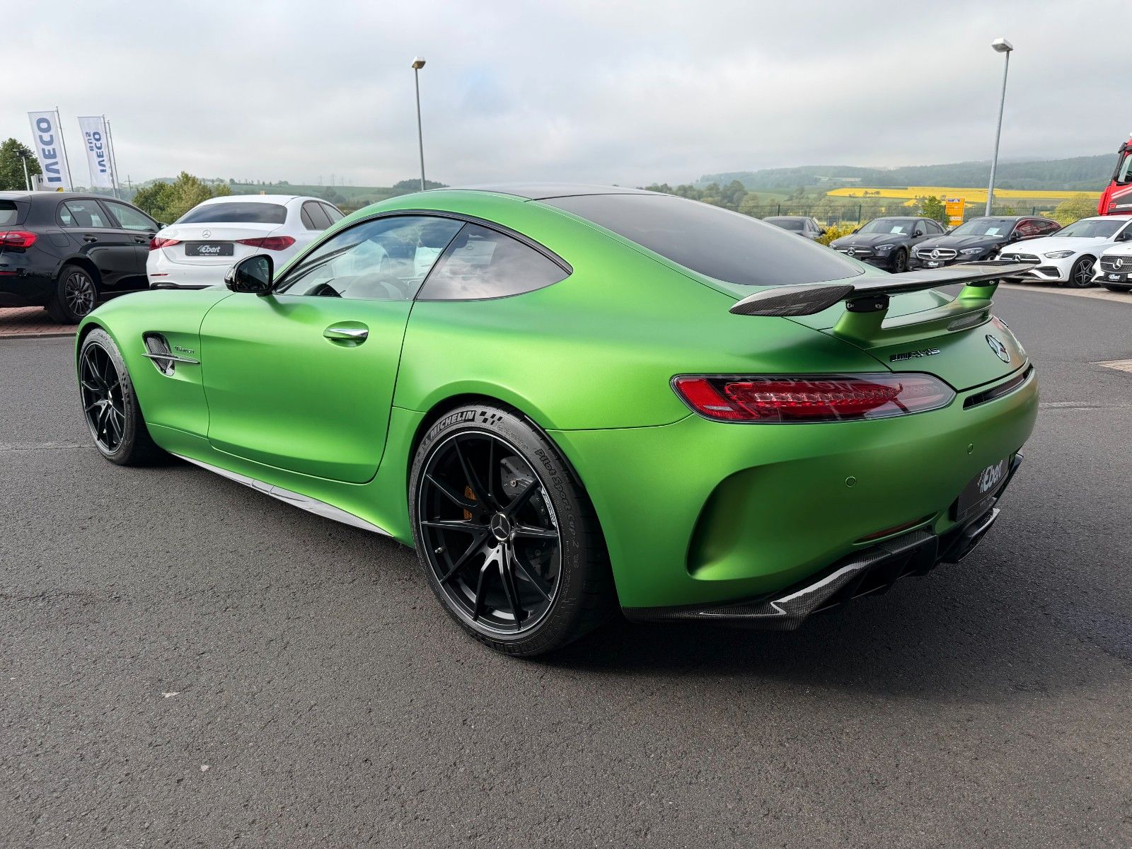 Fahrzeugabbildung Mercedes-Benz AMG GT R Keramik+Carbon+Distr+Night+RFK
