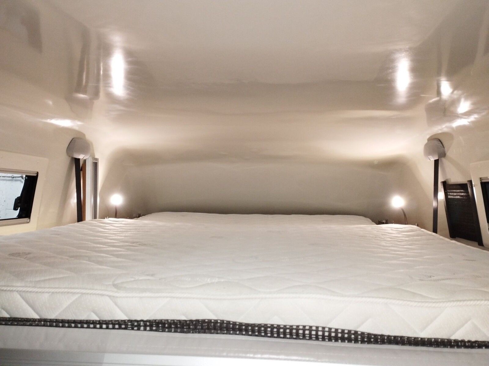 Fahrzeugabbildung Karmann Dexter DE 550 140 PS, Rückfahrkamera