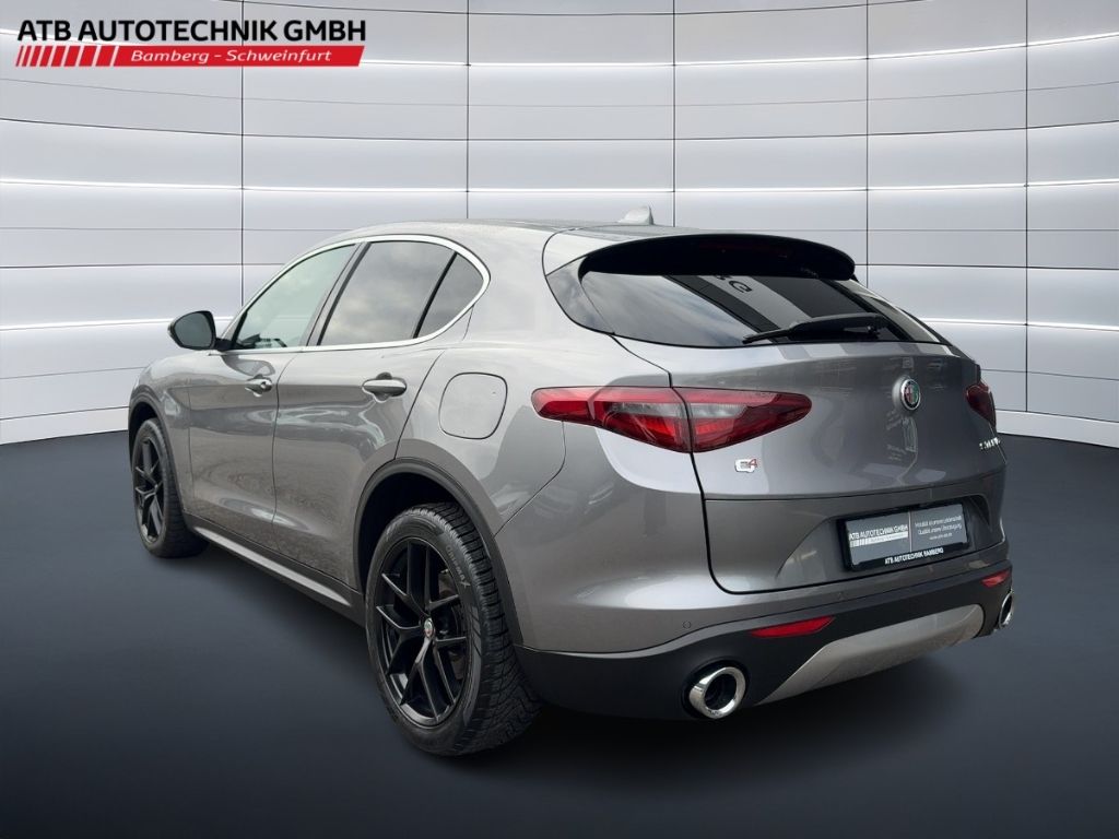 Fahrzeugabbildung Alfa Romeo Stelvio First Edition ALLRAD NAVI  HI-FI