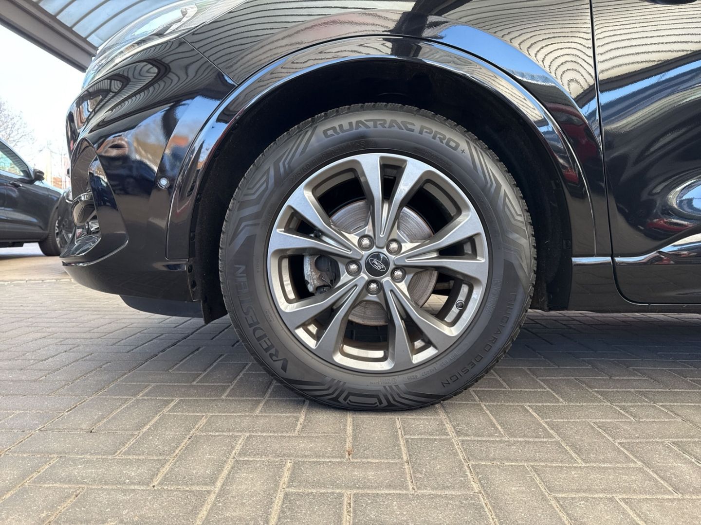 Fahrzeugabbildung Ford Kuga ST-Line X AHK schwenkb.Panorama-Schiebedach