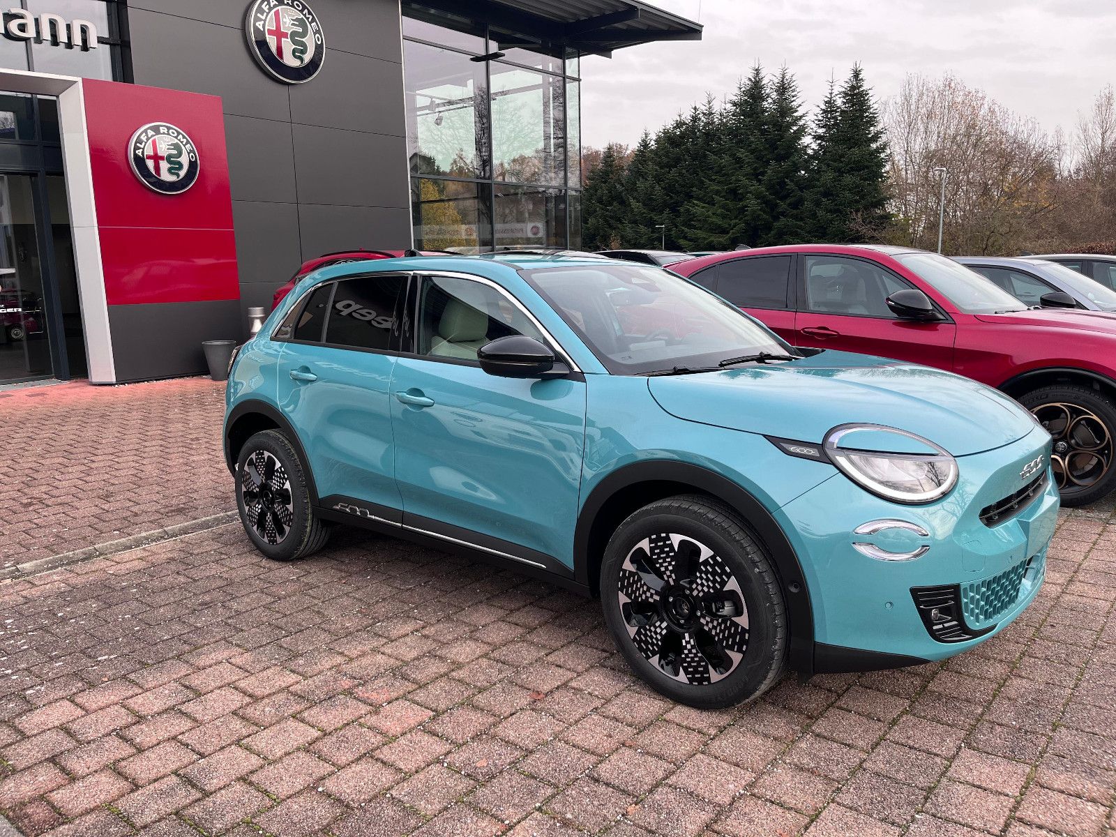 Fahrzeugabbildung Fiat 600 Hybrid La Prima