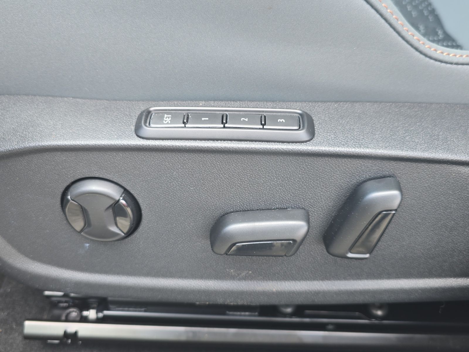 Fahrzeugabbildung CUPRA Formentor VZ5 MATRIX KESSY PANORAMADACH