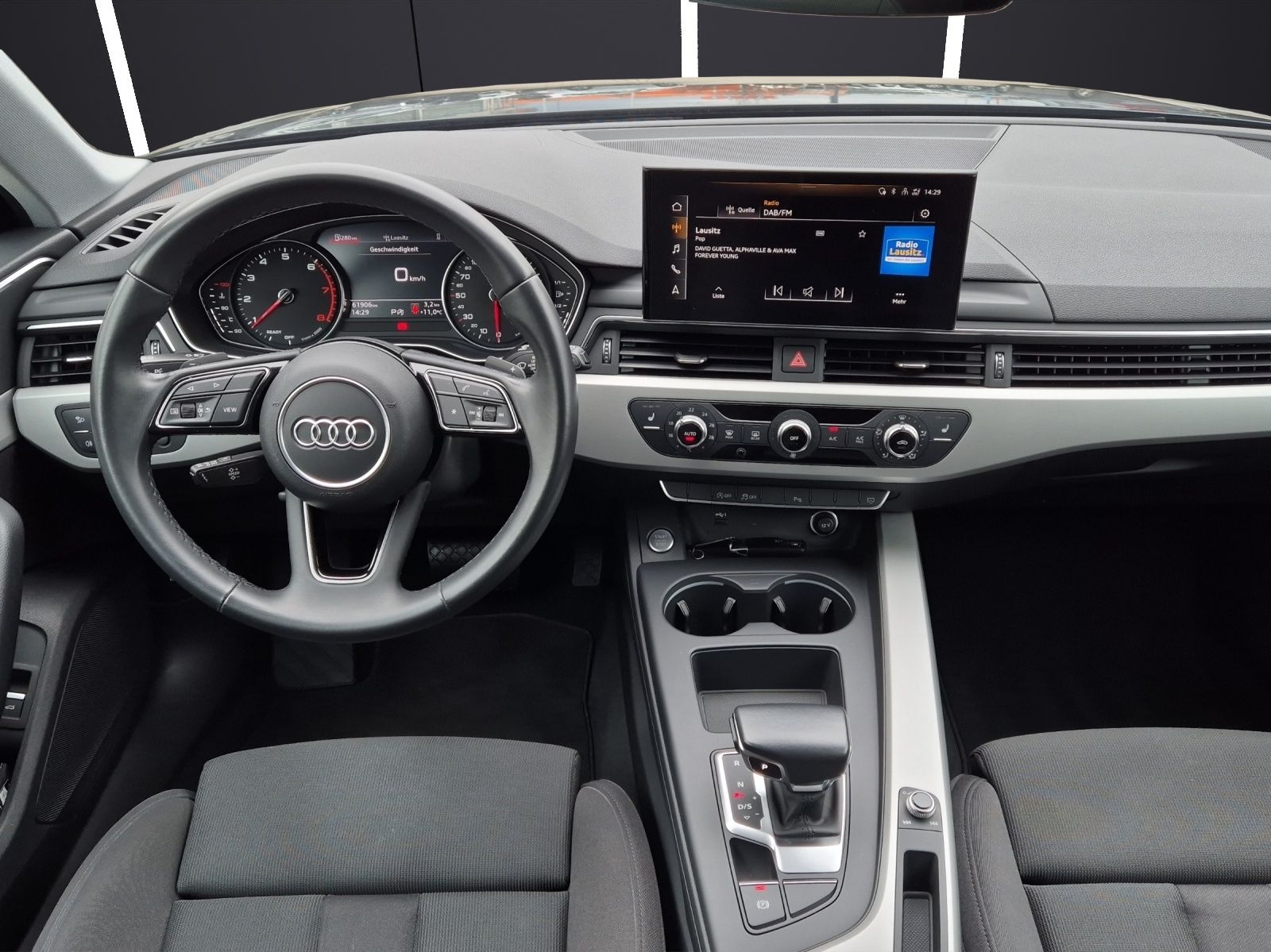Fahrzeugabbildung Audi A4 Avant 35 TFSI advanced S-tronic LED Navi SHZ