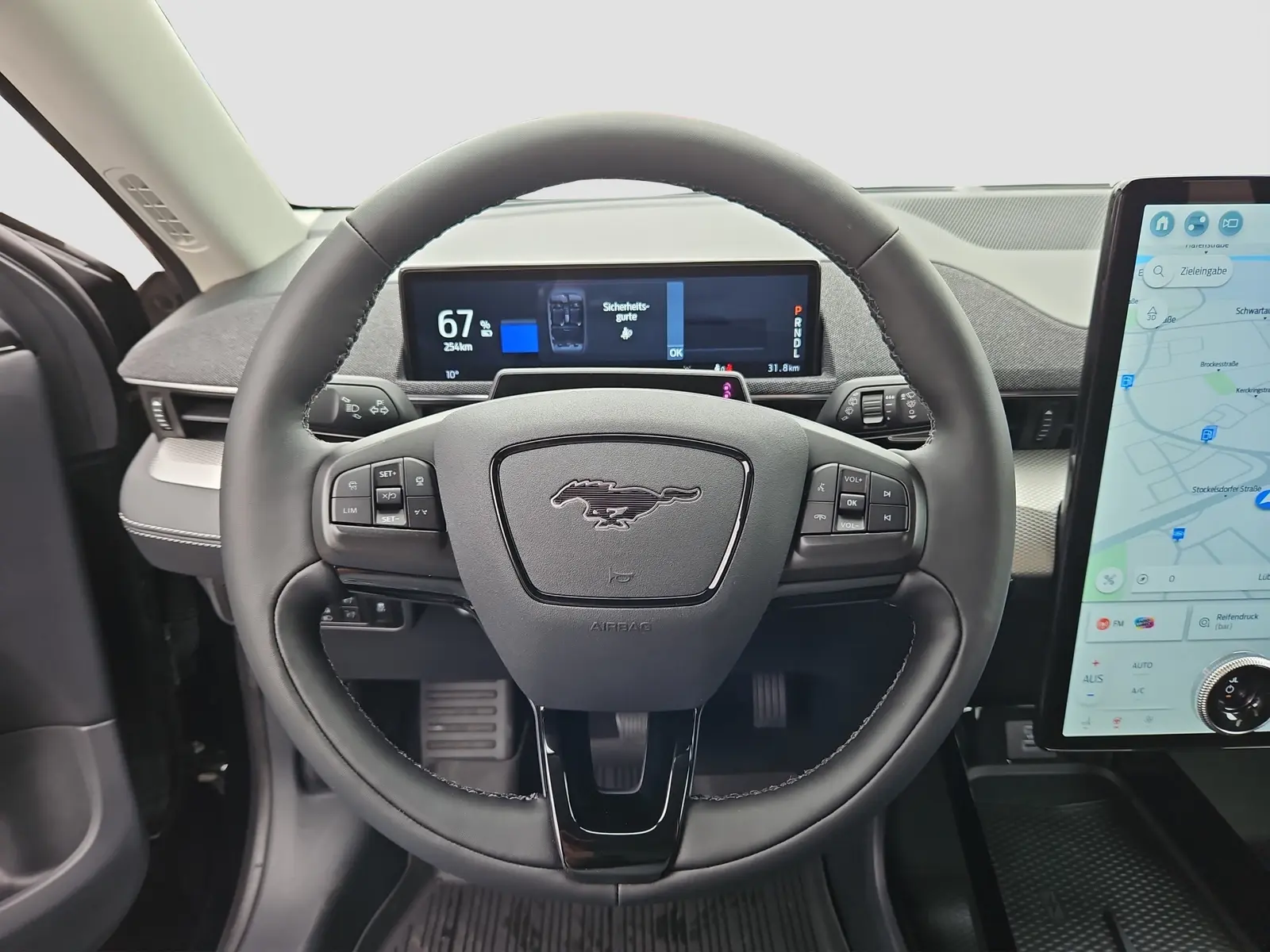 Ford Mustang Mach-E 75.7 kWh LED ACC RFK LEDER SHZ